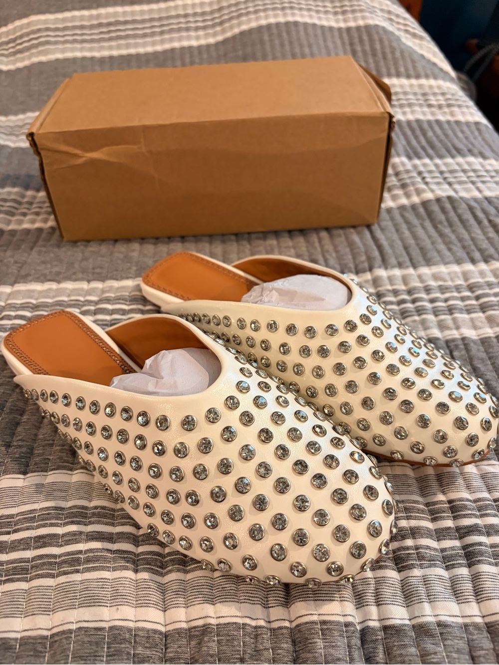 Brand New Embellished Cream Slip-On Mule Women’s 8 Shoe